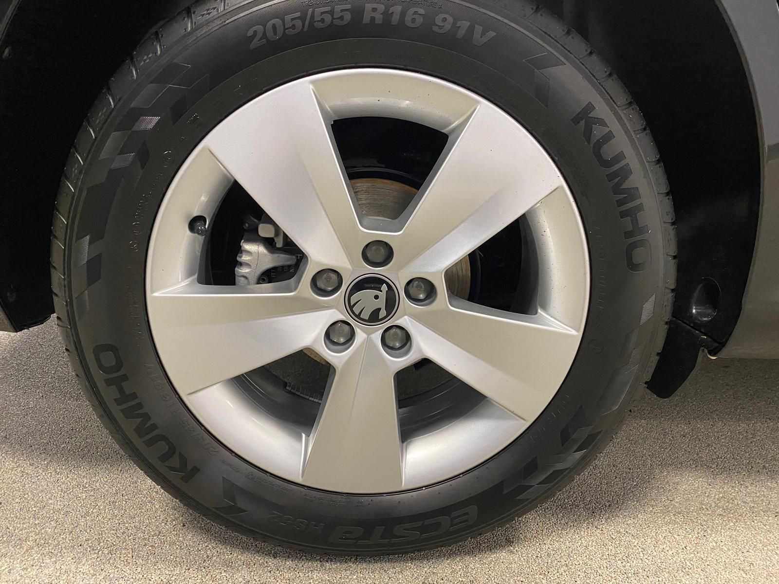 Fahrzeugabbildung SKODA Scala 1.0 TSI Selection APP+KLIMA+RFK+SITZHEIZ++
