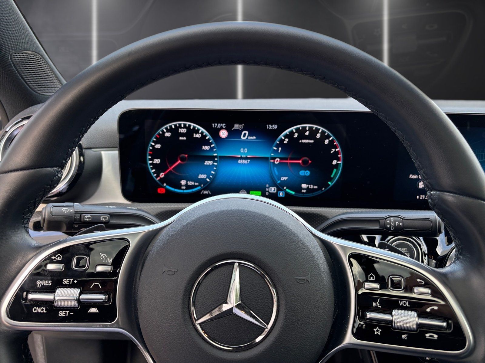 Fahrzeugabbildung Mercedes-Benz A 250 e Progressive*Pano*MultBeam*Distronic*360*