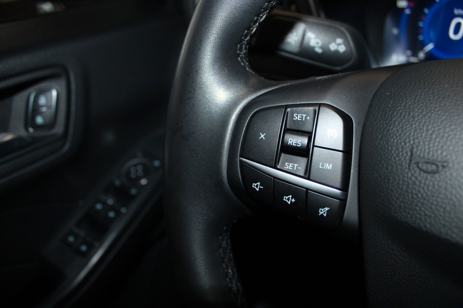 Fahrzeugabbildung Ford Kuga PHEV Aut. Titanium AHK NAVI WinterPaket