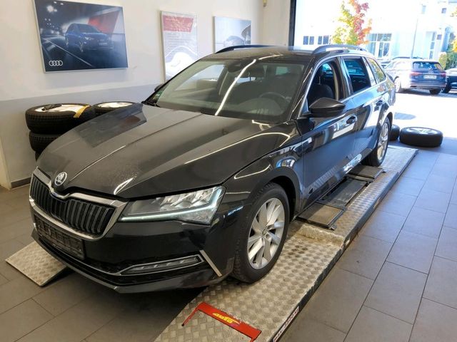 Skoda Superb Combi Ambition 1.4 TSI/ACC/LANE/VIRTUAL