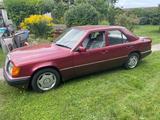 Mercedes-Benz E 200 E 200 - gebrauchte Mercedes-Benz E 200 aus dem Jahr 1990