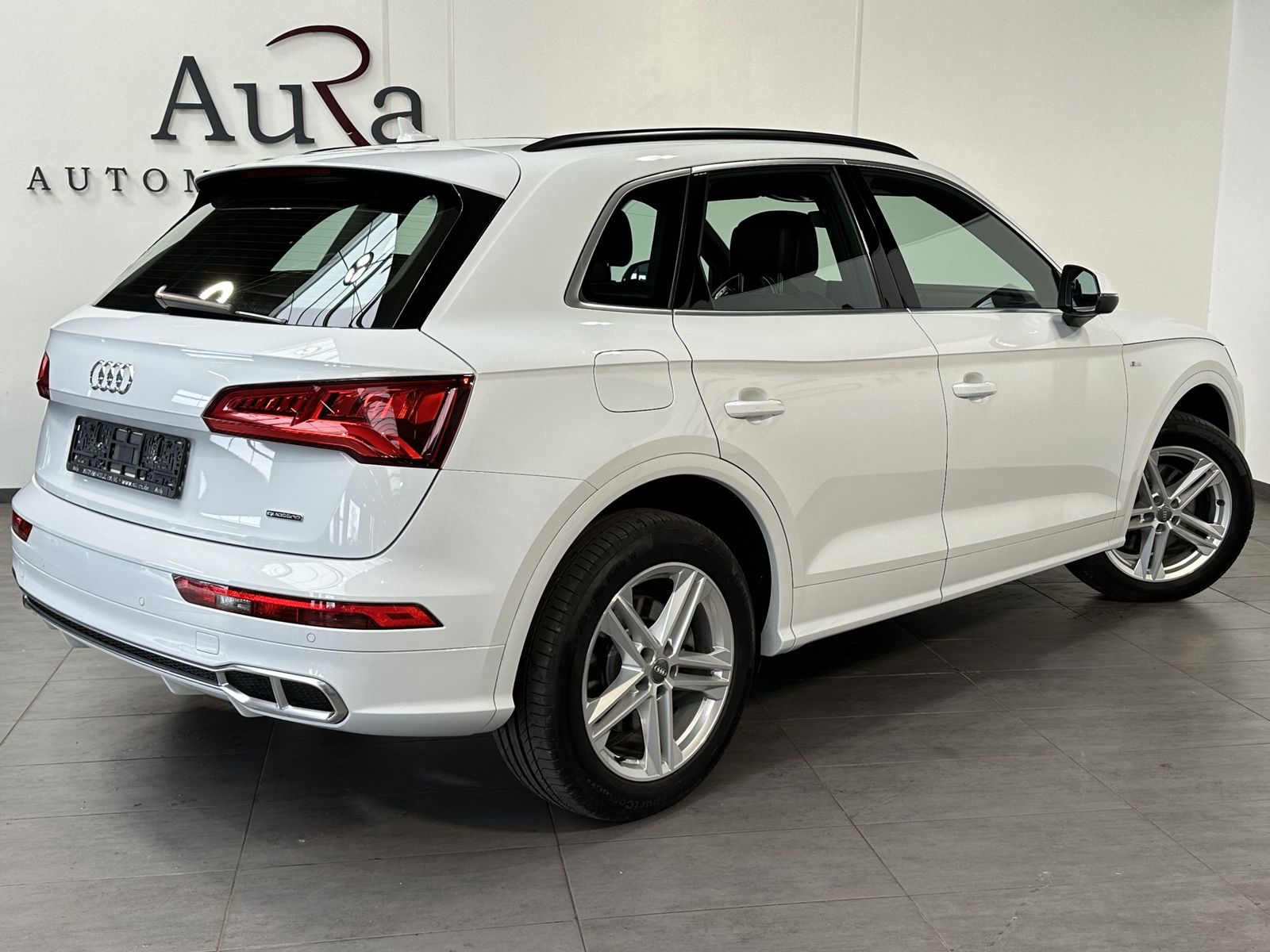 Fahrzeugabbildung Audi Q5 55 TFSI e Quattro S-Line NAV+LED+PANO+DIGDISP