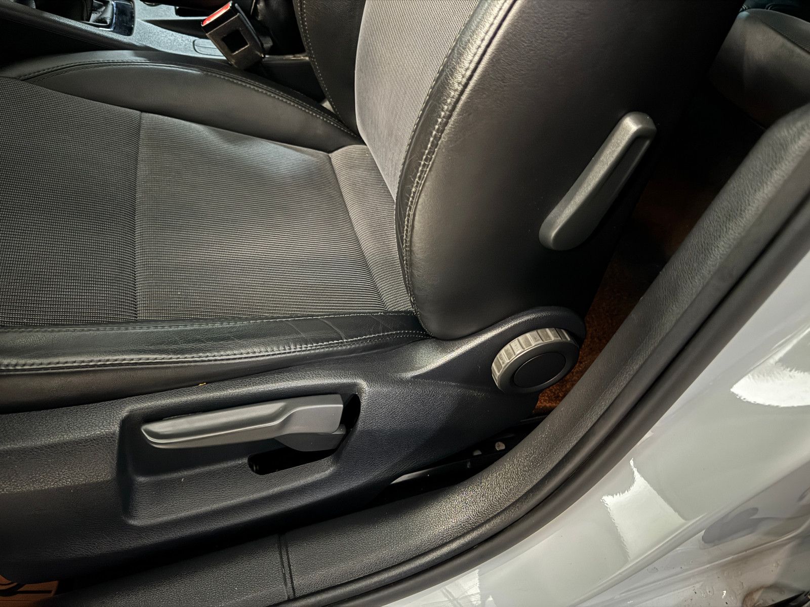 Fahrzeugabbildung SKODA Octavia STYLE 4X4 PANO NEUER MOTOR / MEGA VOLL