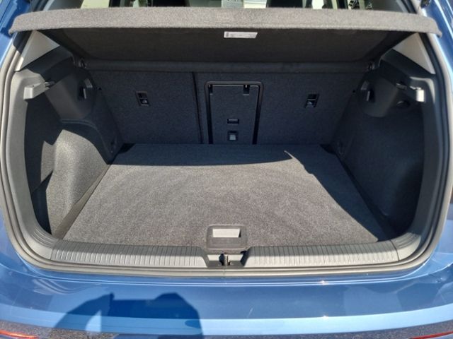 Fahrzeugabbildung Volkswagen Golf VIII 1.5 TSI LIFE SHZ LED-PLUS NAVI KLIMA K