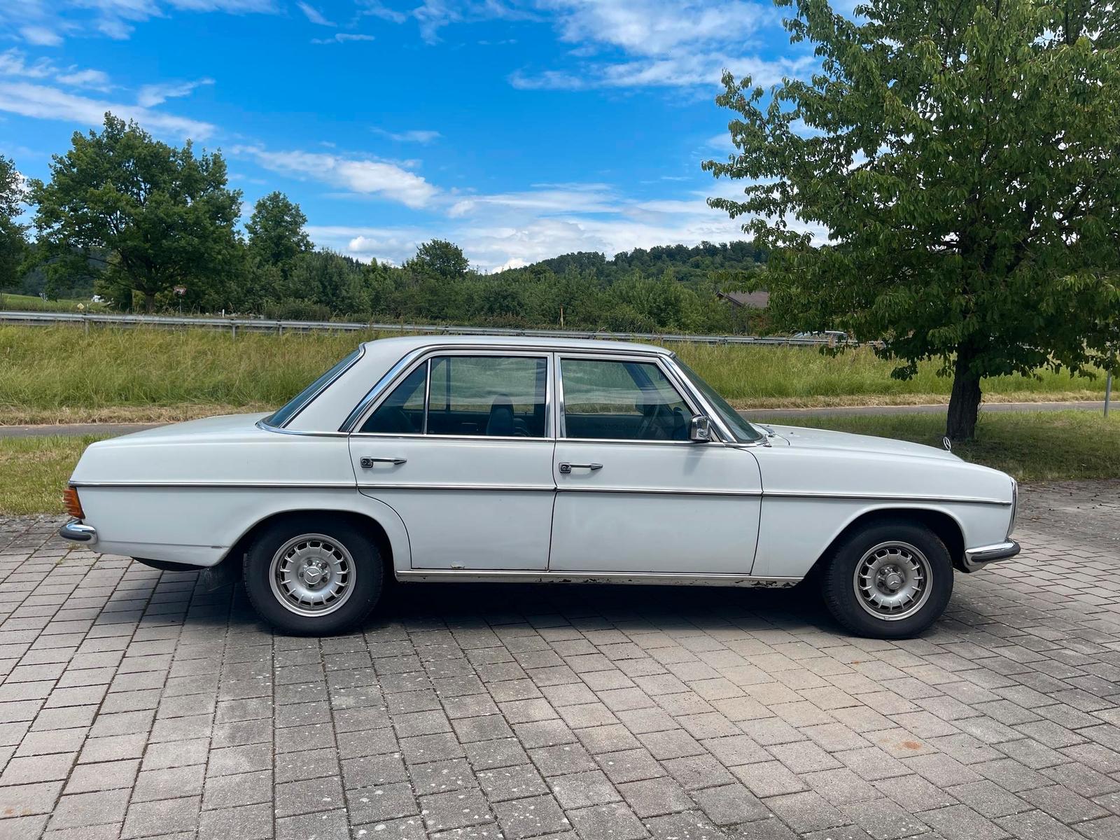 Mercedes-Benz 200 /8 Automatik, H-Kennzeichen, Chrompaket