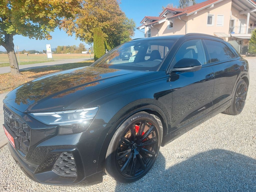 Image of Audi Q8