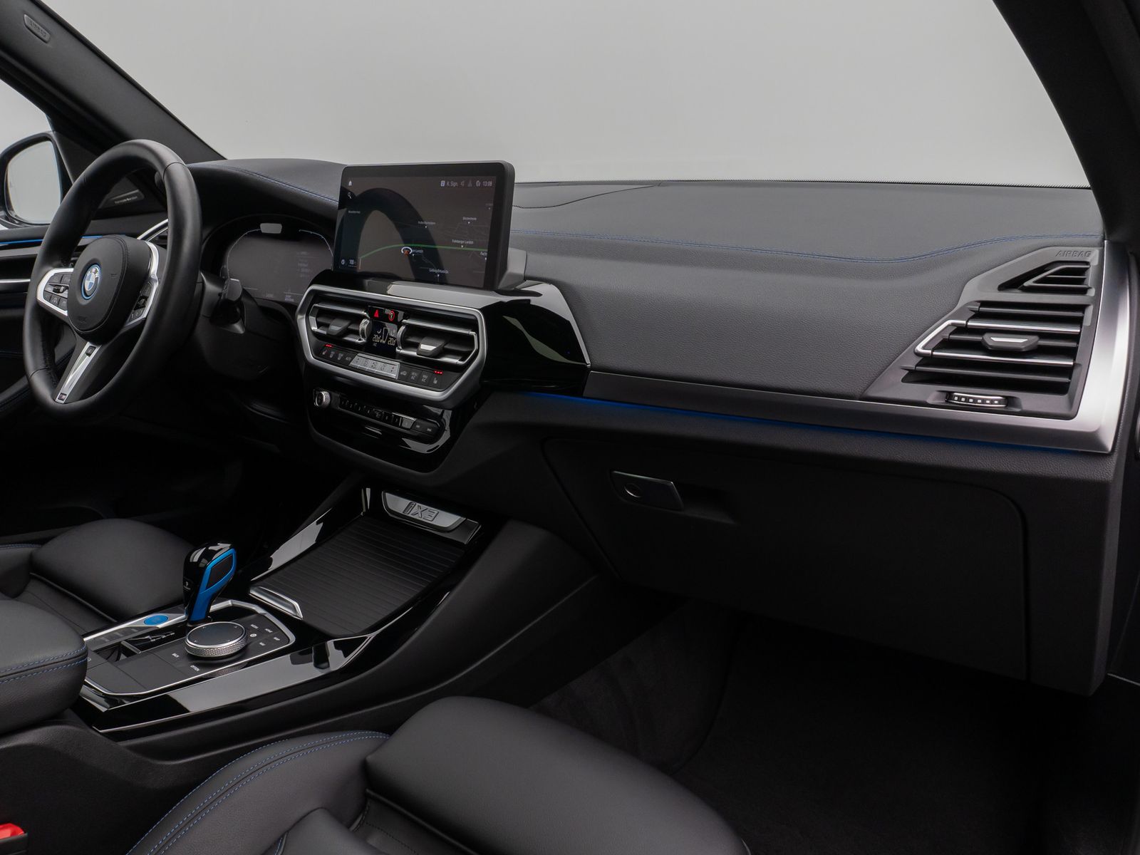 Fahrzeugabbildung BMW iX3 Impressive M Sport Panorama 360°HUD DAB H/K