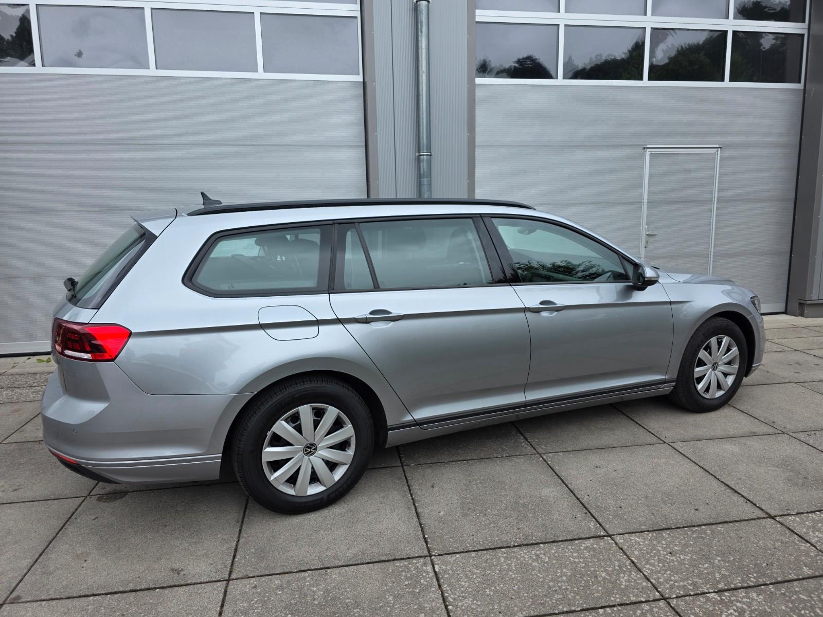 Volkswagen Passat Variant/LED/Navi/AHK schwenkbar/ACC/Lane