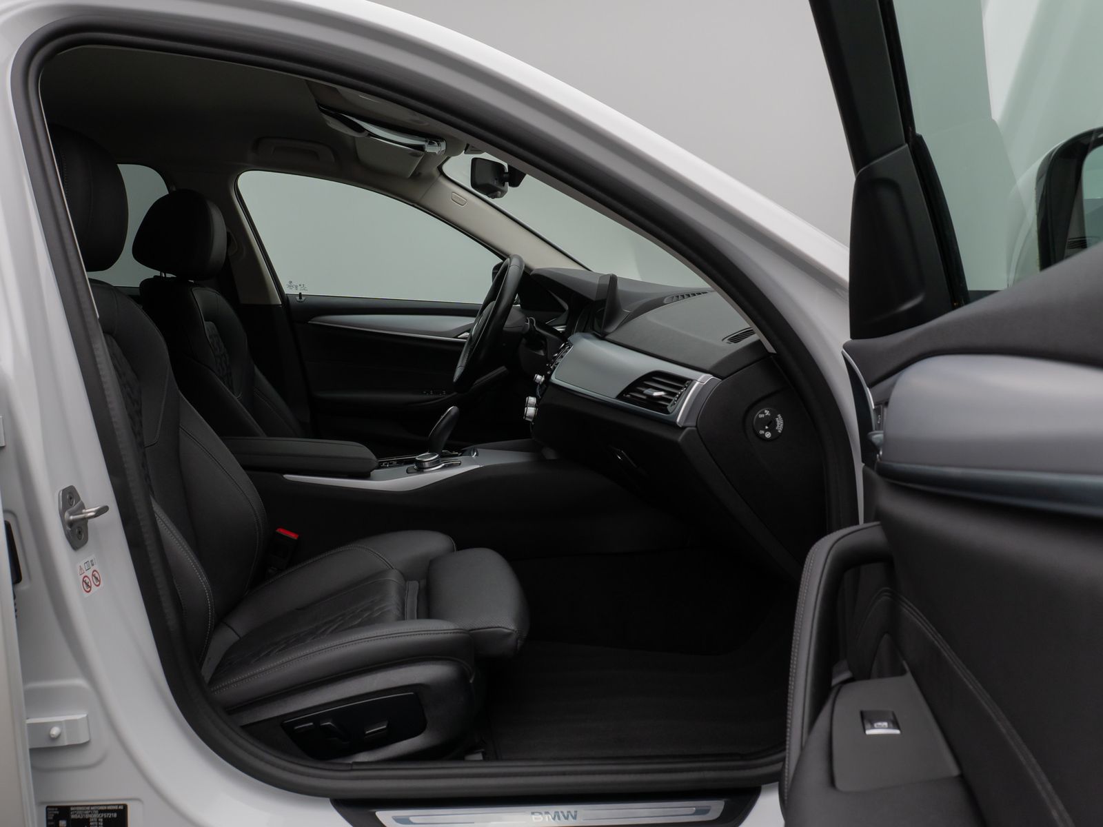 Fahrzeugabbildung BMW 520d Kamera DAB CockPitPlus Alarm Sport LED