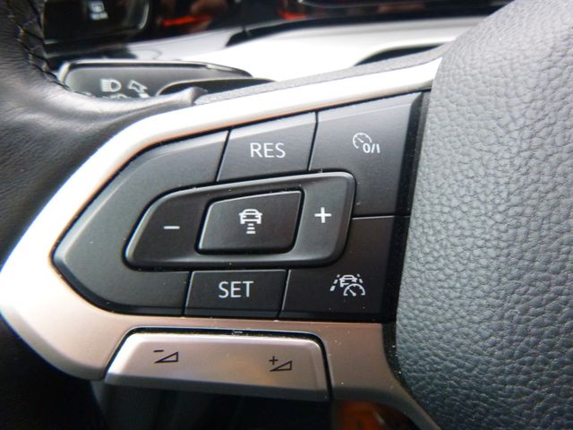Fahrzeugabbildung Volkswagen Golf VIII 1,0 eTSI Life >AUT/NAV/LED/KAM/SHZ<
