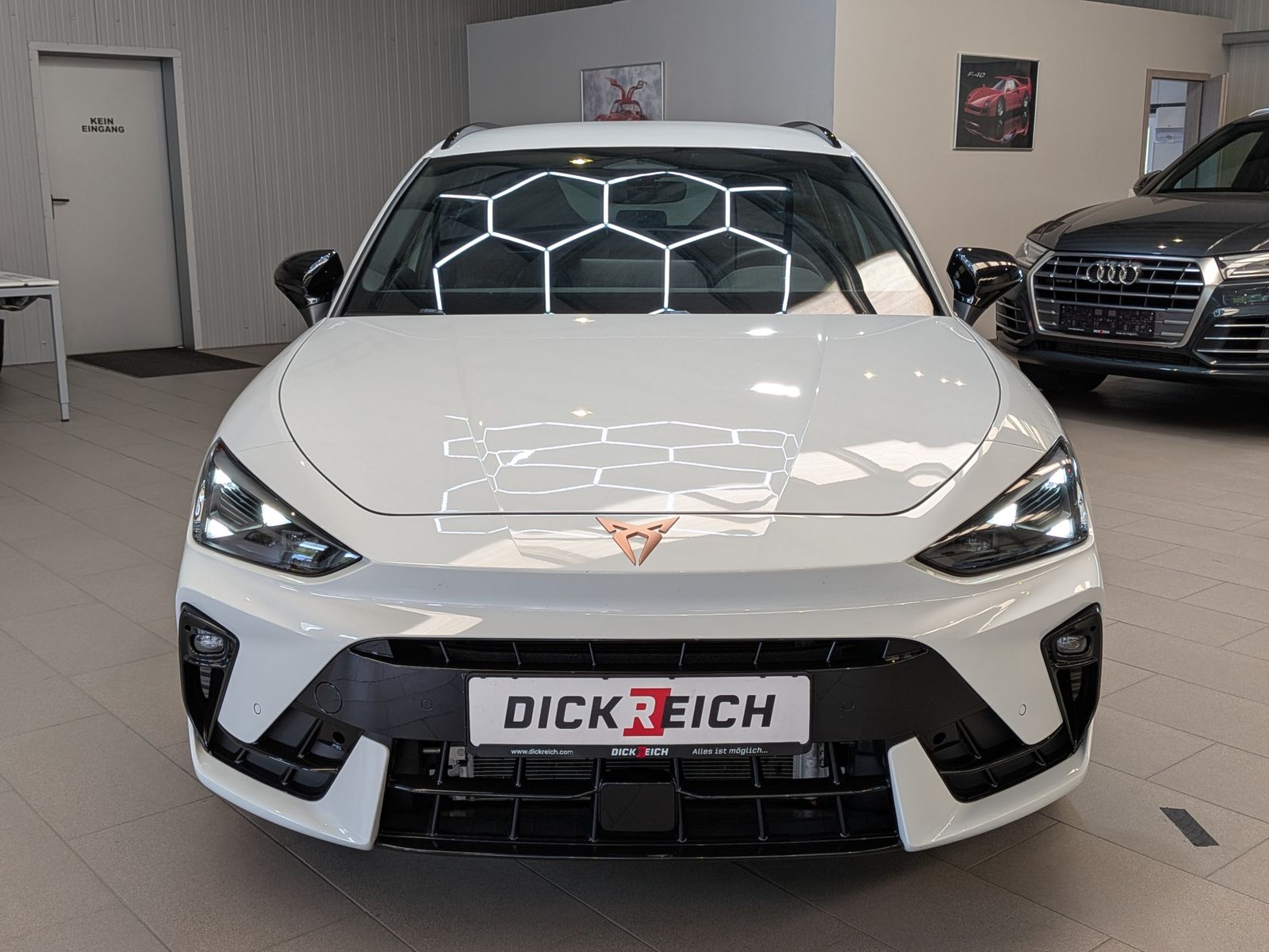 Fahrzeugabbildung CUPRA Leon 1.5 eTSI DSG DYNAMIC-EDGE-PAKET*CAM*AHK*18"