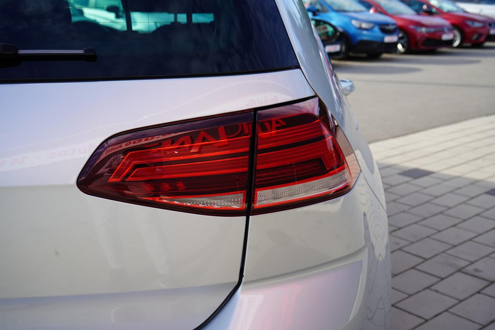 Volkswagen Golf VII 1.0 IQ Drive ACC Totwinkel Sitzheizung