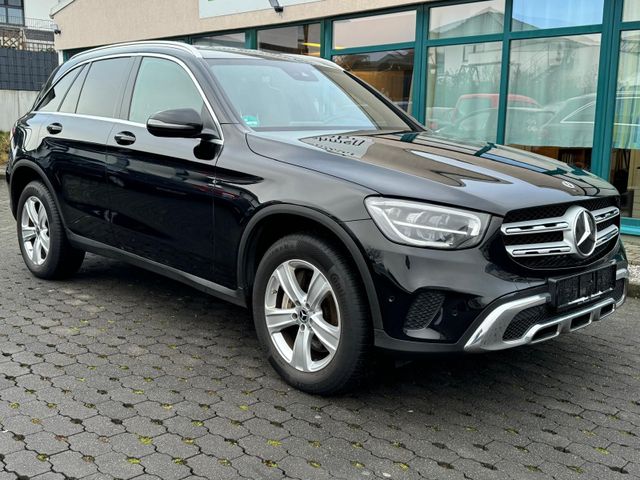 Mercedes-Benz GLC 300 e 4Matic LED+KAMERA+ACC+AHK+SHZ+NAVI+