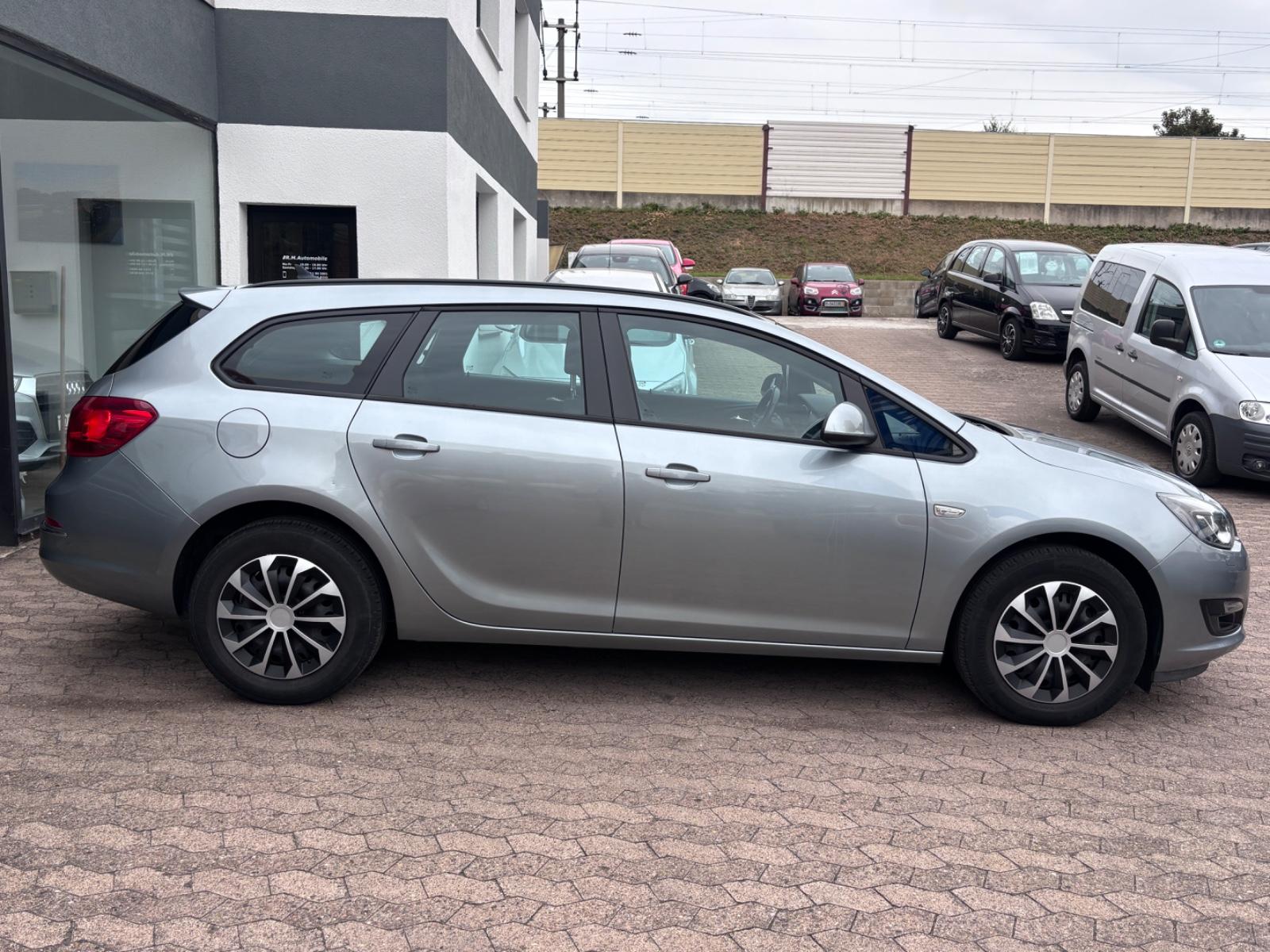 Opel Astra 2014 — photo 5