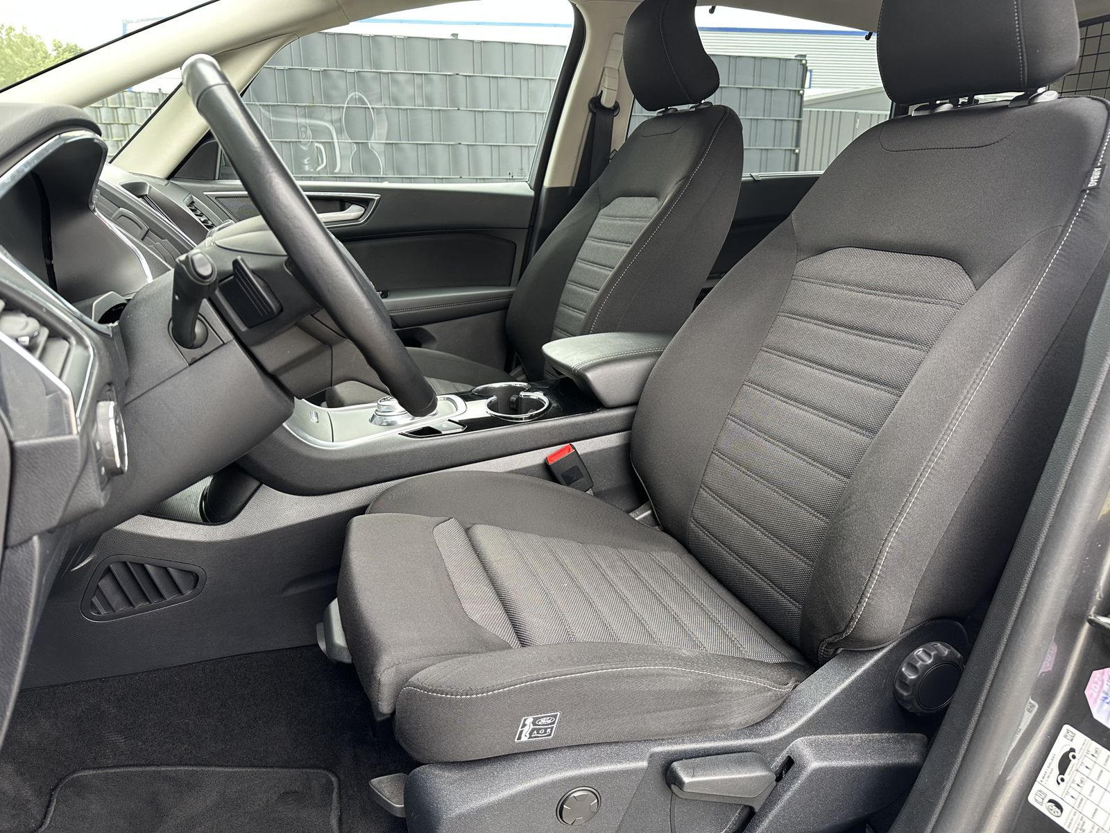 Fahrzeugabbildung Ford S-MAX 2.0 EB Aut. Titanium NAV+LED+AHK+ACC+VCOCK