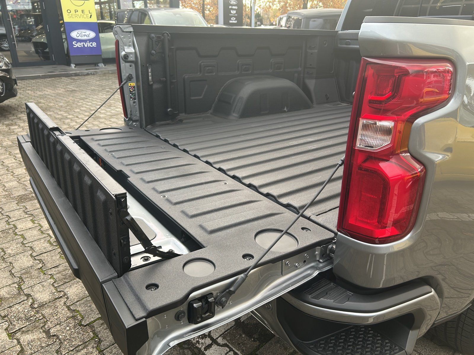 Fahrzeugabbildung Chevrolet Silverado High Country Duramax/AHK 3500 KG/SHD