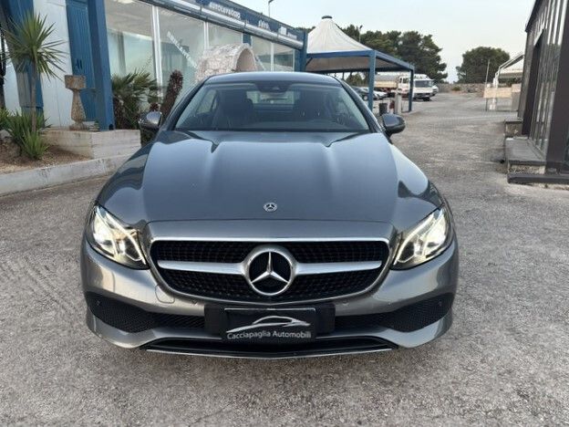 Mercedes-Benz E 220 d Coupé Sport 194CV ''61.000 imagem 2