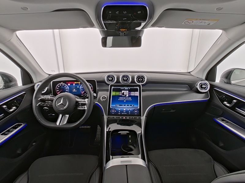 Fahrzeugabbildung Mercedes-Benz GLC 200 AMG*PANO*AHK*DISTRONIC*360°MEMORY*