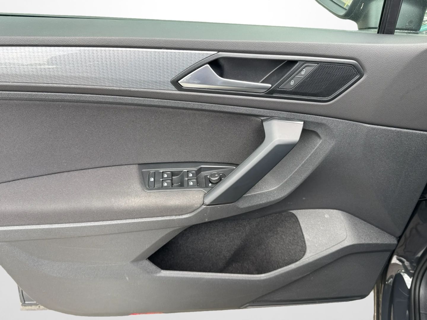 Tiguan 1.5 TSI LIFE *NAVI*LED*ACC*
