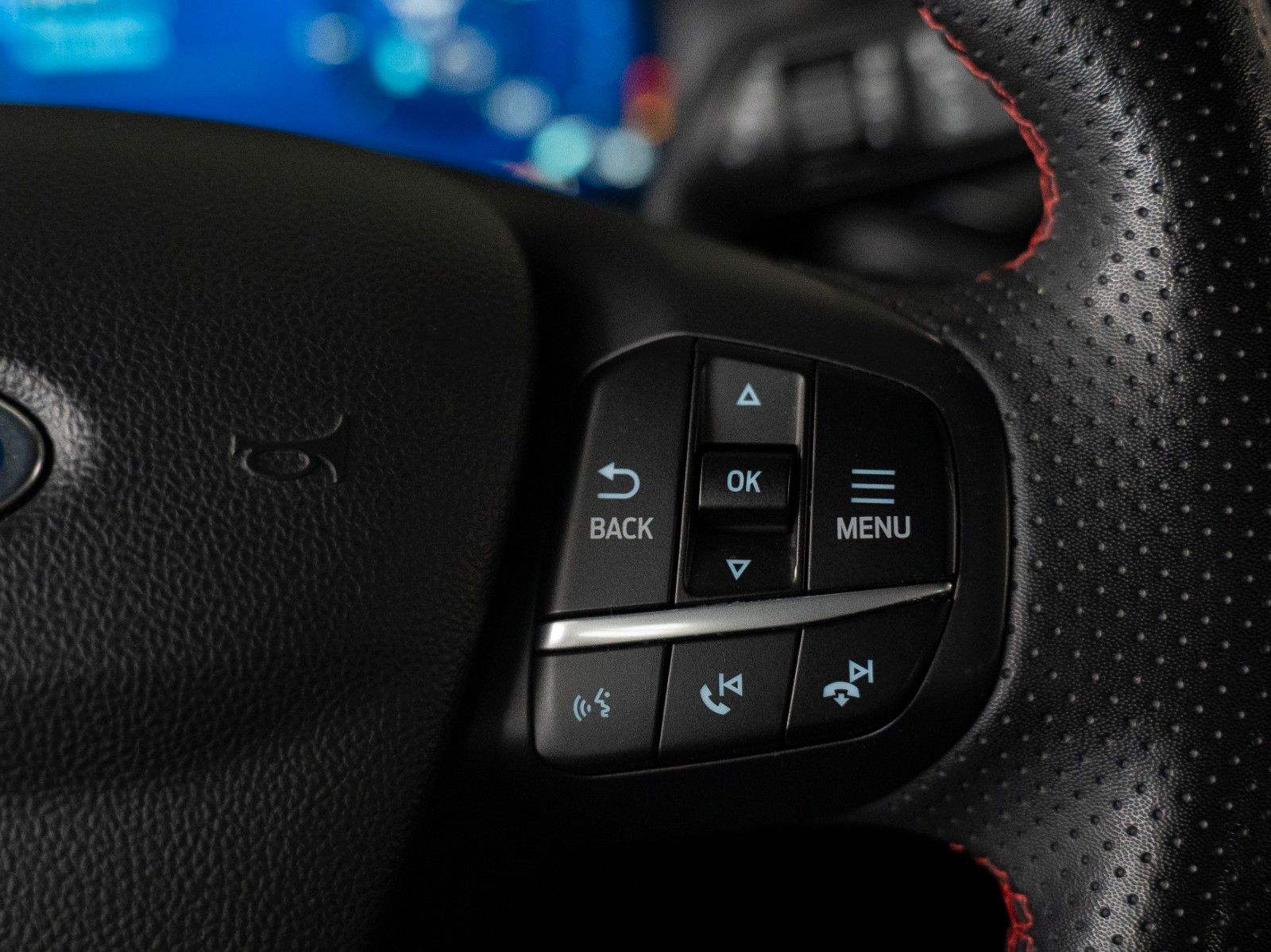 Fahrzeugabbildung Ford Kuga PHEV ST-Line AUTOM./WINTER-P./NAVI/DAB