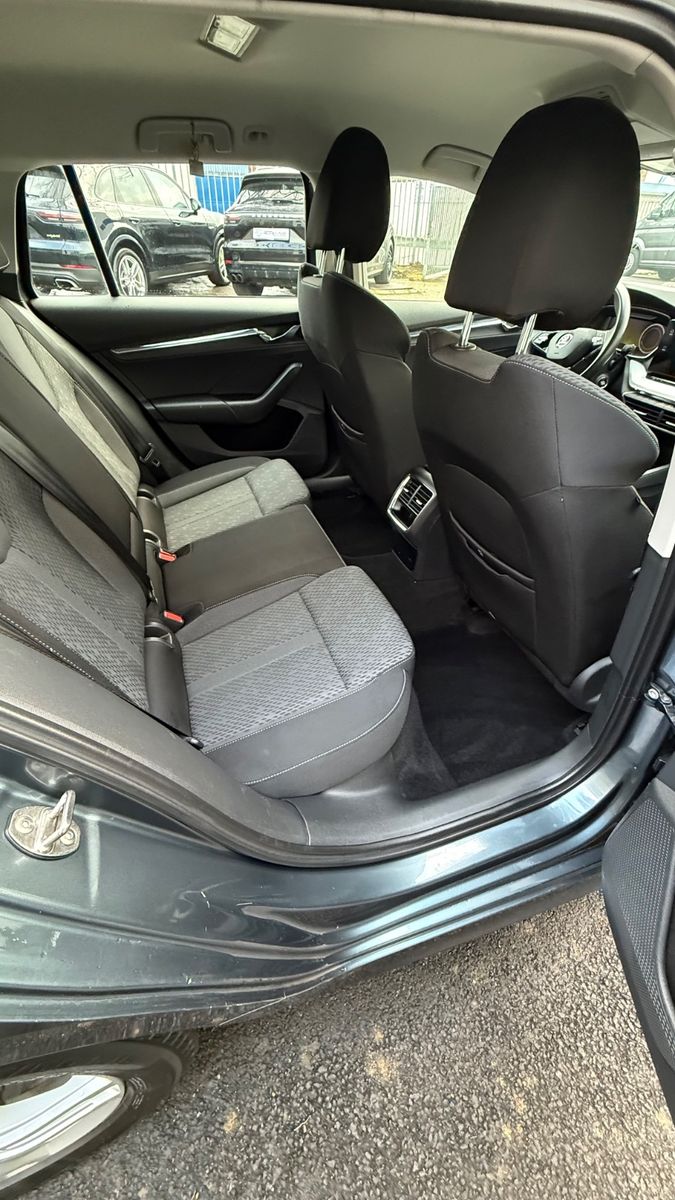 Fahrzeugabbildung SKODA Octavia Combi First Edition
