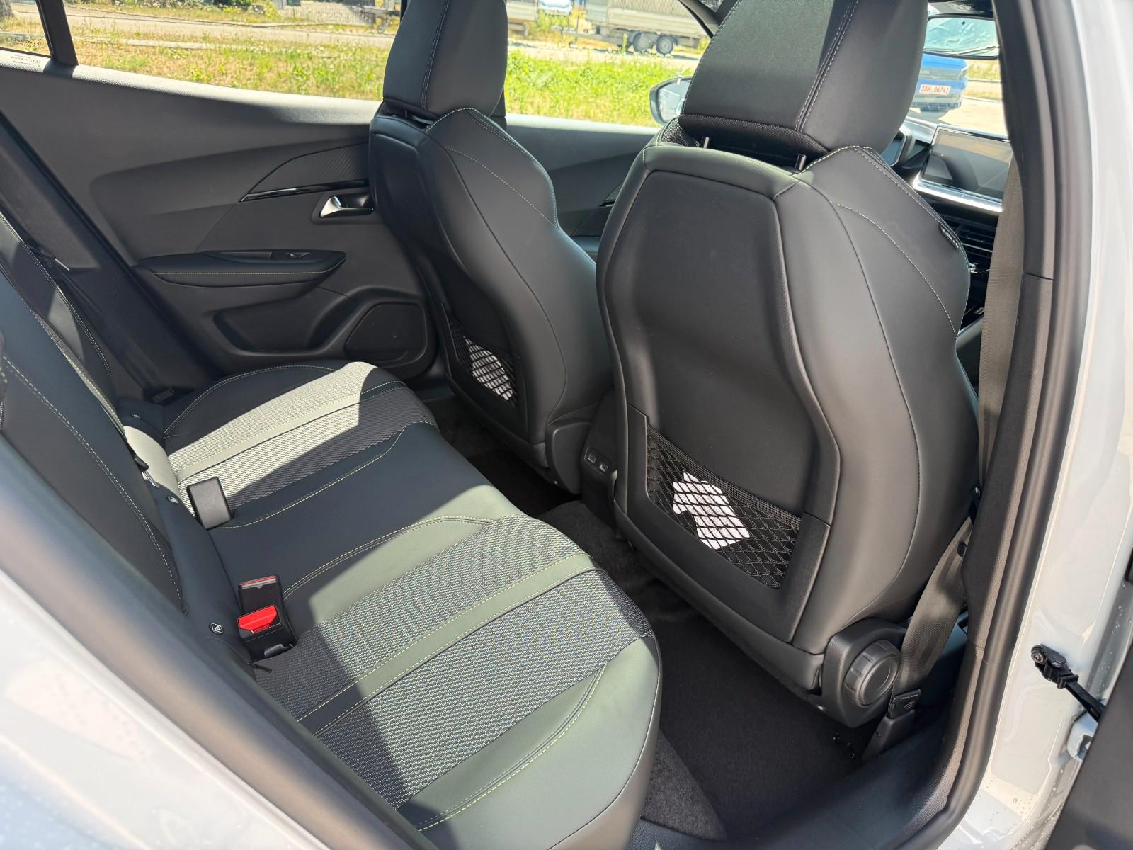 Peugeot 2008 Hybrid 145 GT