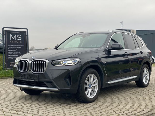 BMW X3 xDrive 30 e Cockpit  Laser Head-Up Kamera