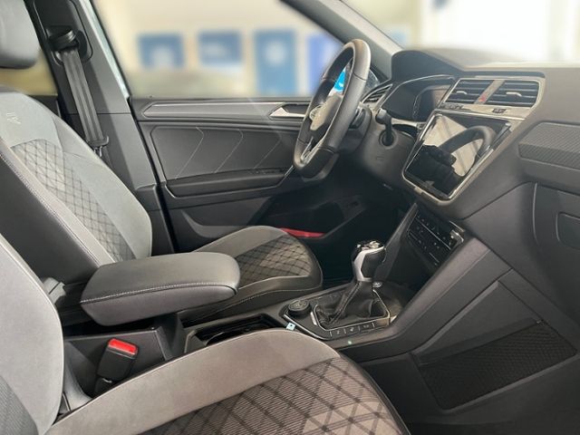Fahrzeugabbildung Volkswagen Tiguan Allspace 2.0 TSI DSG R-LINE AHK PANO KAME