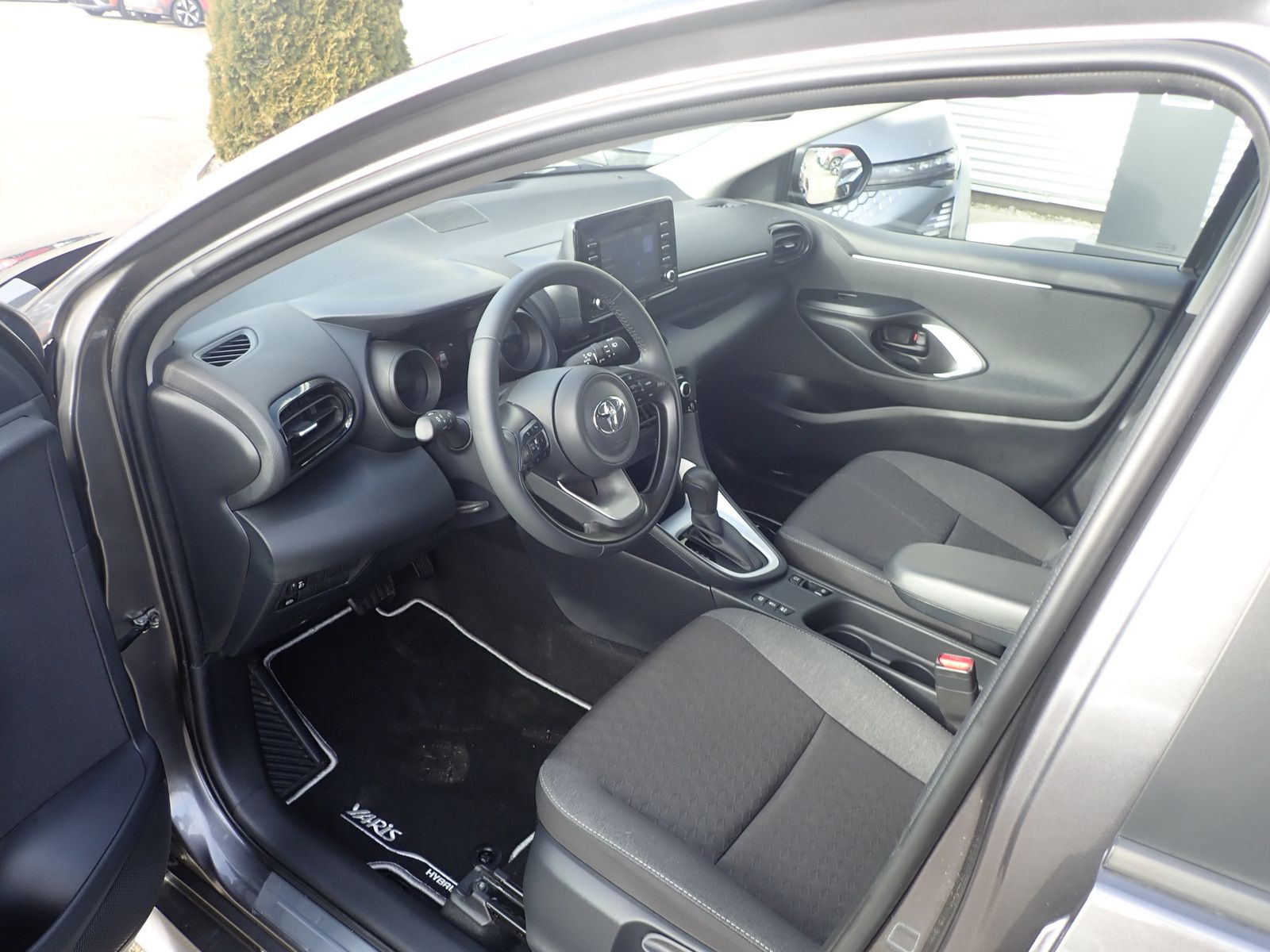 Fahrzeugabbildung Toyota Yaris Hybrid Team Deutschland