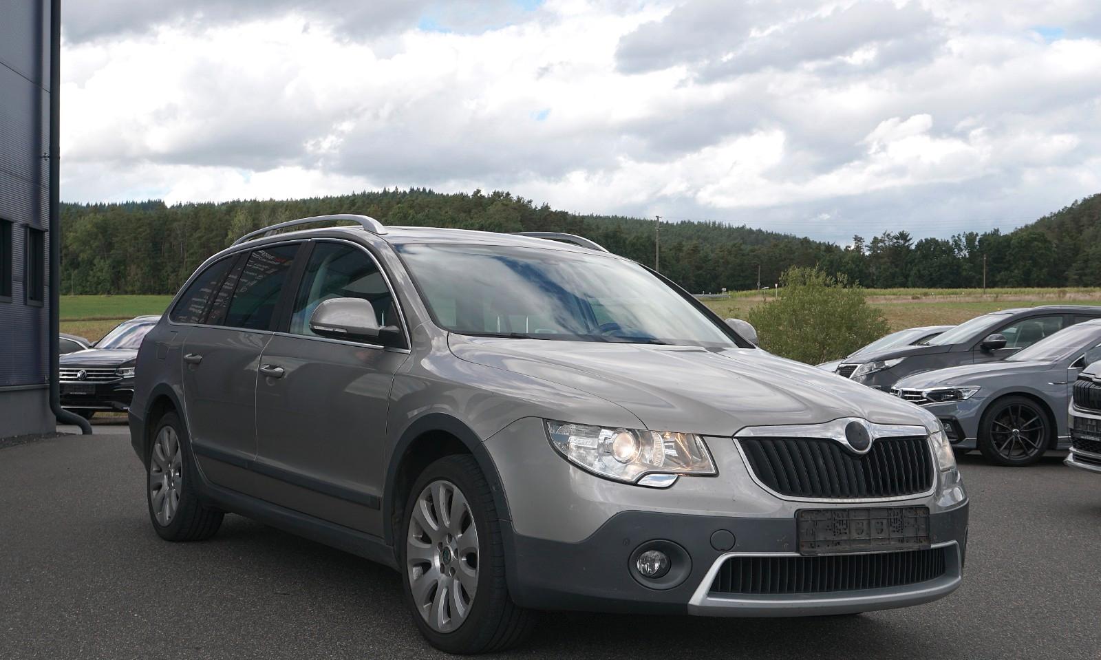 Skoda Superb 2013 — interior