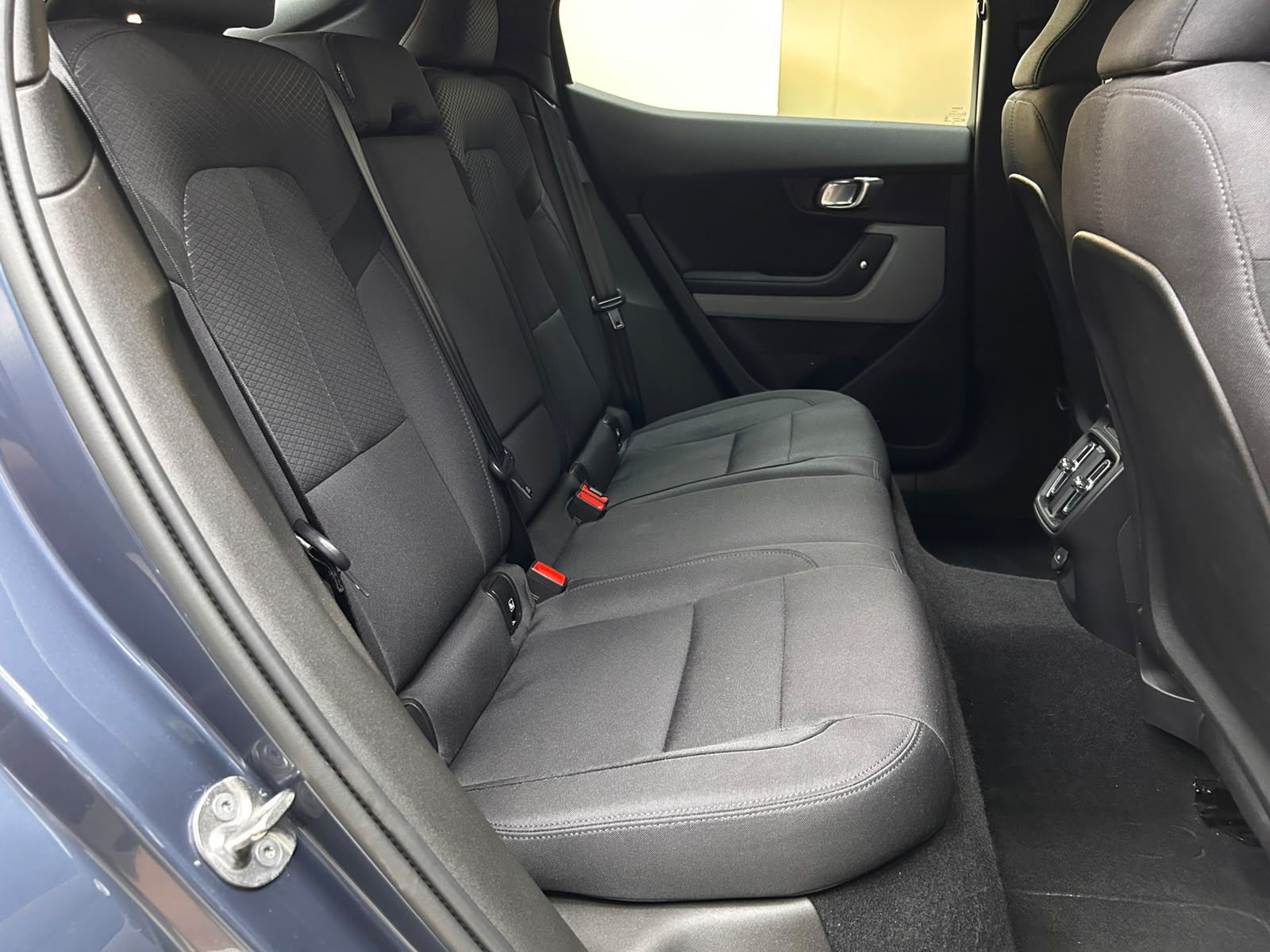 Fahrzeugabbildung Polestar 2 LED+SHZ+NAVI+KEYLESS+ACC+360°+DAB+20"+