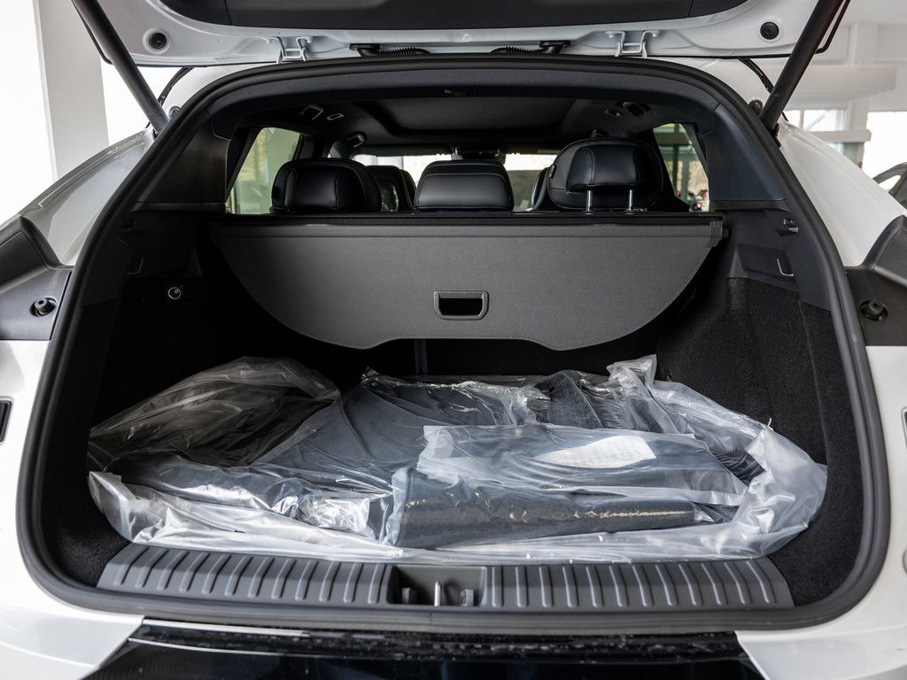 Lynk & Co 08
