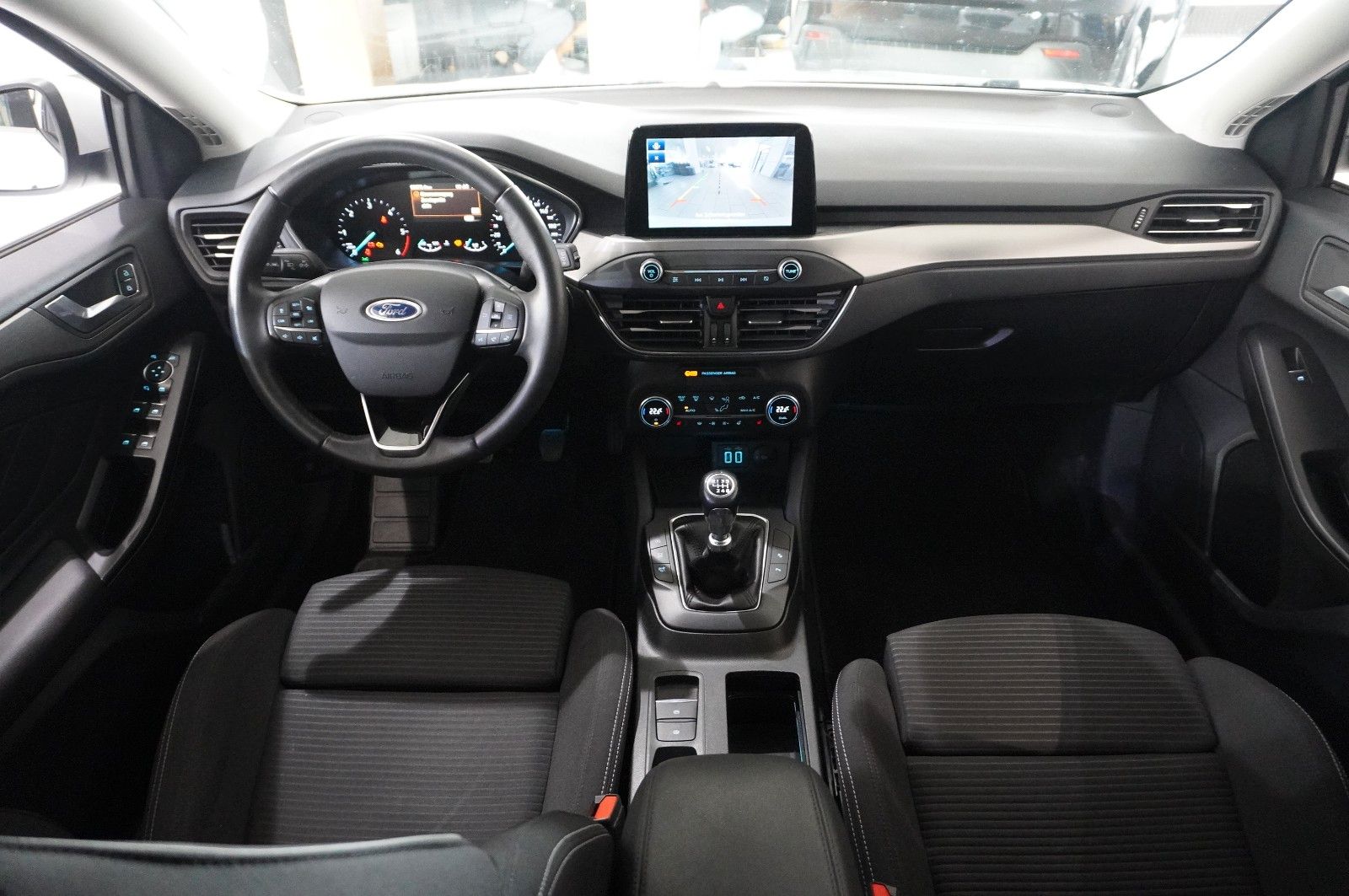 Fahrzeugabbildung Ford Focus Turnier 1.5D TITANIUM NAVI/LED/KAMERA/DAB+