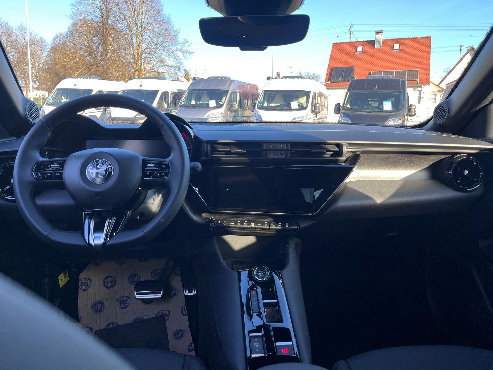 Fahrzeugabbildung Alfa Romeo Junior Ibrida 1.2 VGT 48V-Hybrid 107 kW Ti