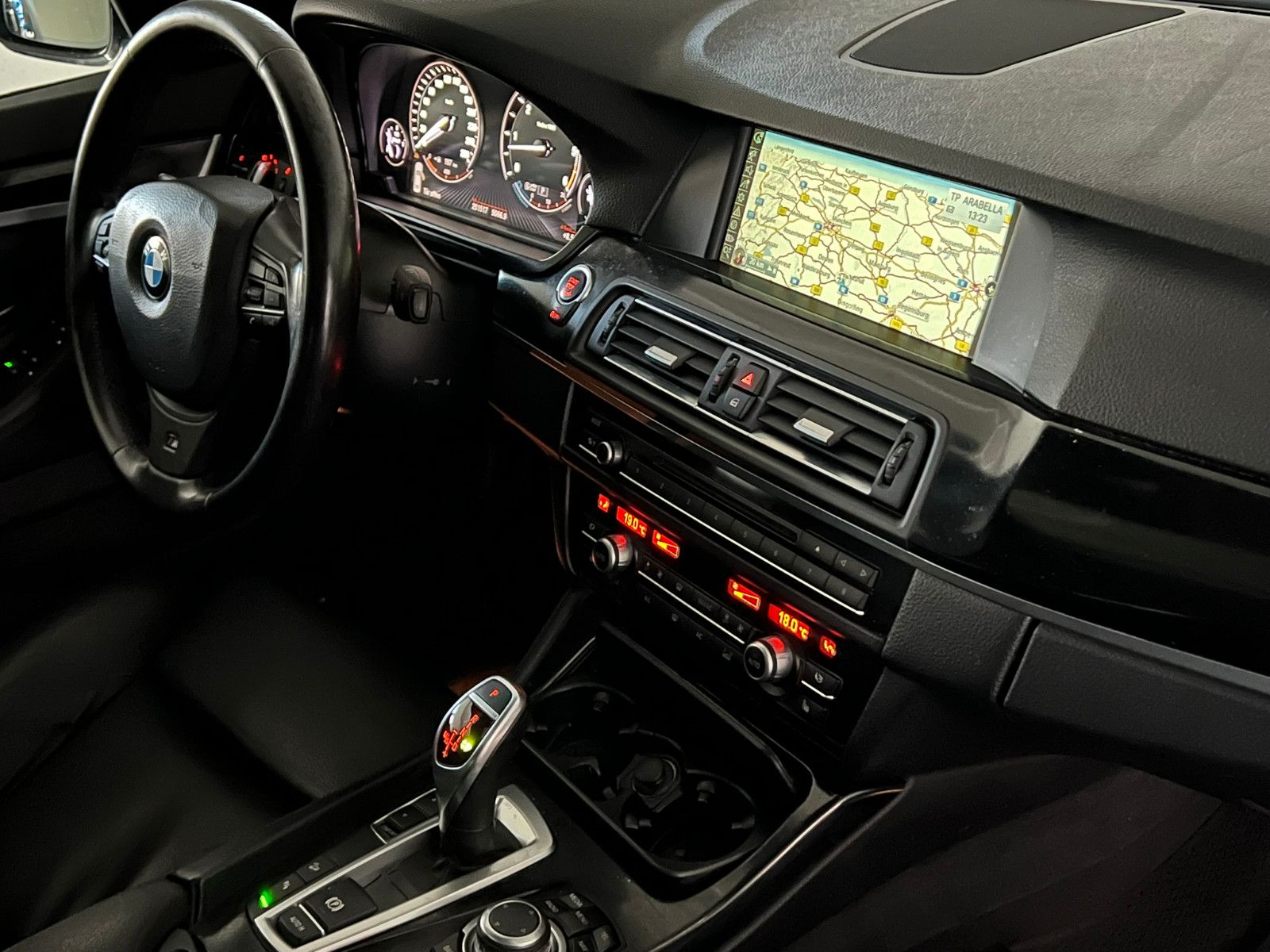 Fahrzeugabbildung BMW 530 d xDrive Lim. M SPORT/HuD/NAVI PROF/eGSD