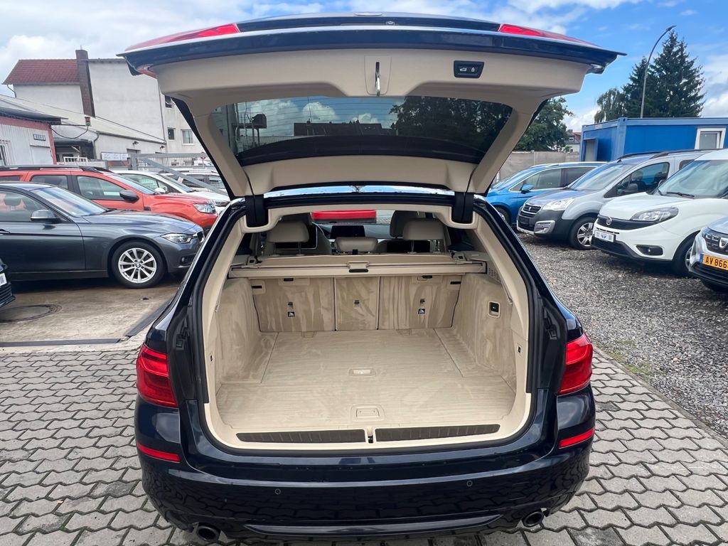 BMW 530 Baureihe 5 Touring 530 i xDrive Sport Line BMW 530 Baureihe 5 Touring 530 i xDrive Sport Line