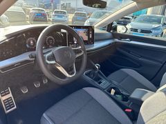 Fahrzeugabbildung Volkswagen Golf VIII Variant 1.5 TSI Goal ACC KAMERA AHK