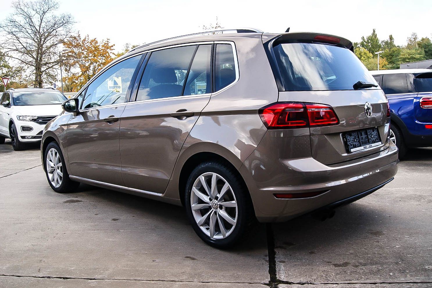 Fahrzeugabbildung Volkswagen Golf Sportsvan 14TSI DSG Highline AUTO XENON AHK