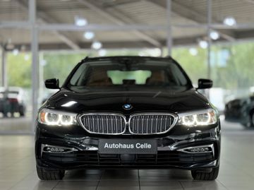 Fahrzeugabbildung BMW 520d xD  Luxury Line ACC Pano AHK HUD Kamera 360