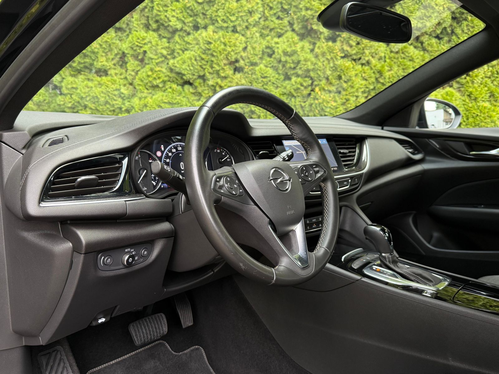 Fahrzeugabbildung Opel Insignia 2.0CDTI Aut. Elegance ILUX+NAV+KAM+CARP