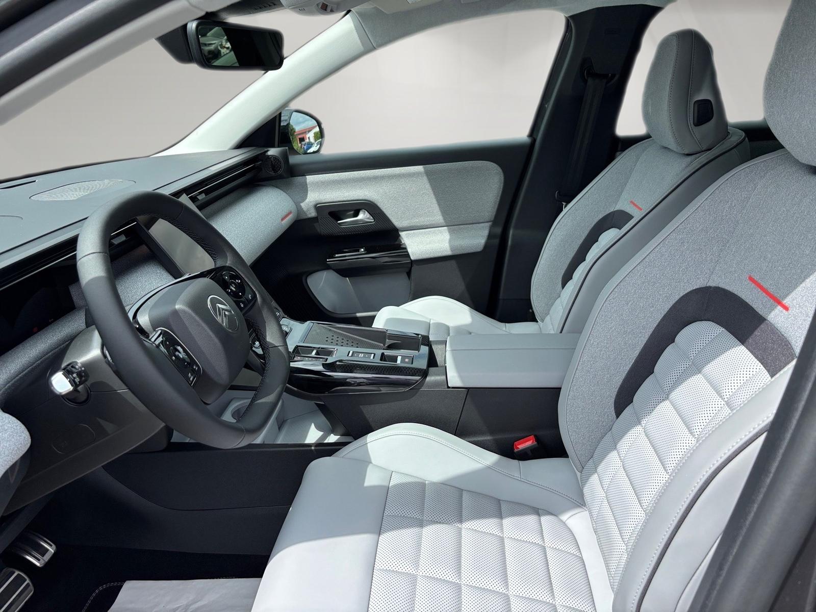 Citroën C5 Aircross 145 Hybrid MAX, Navi, Kanera, AHK