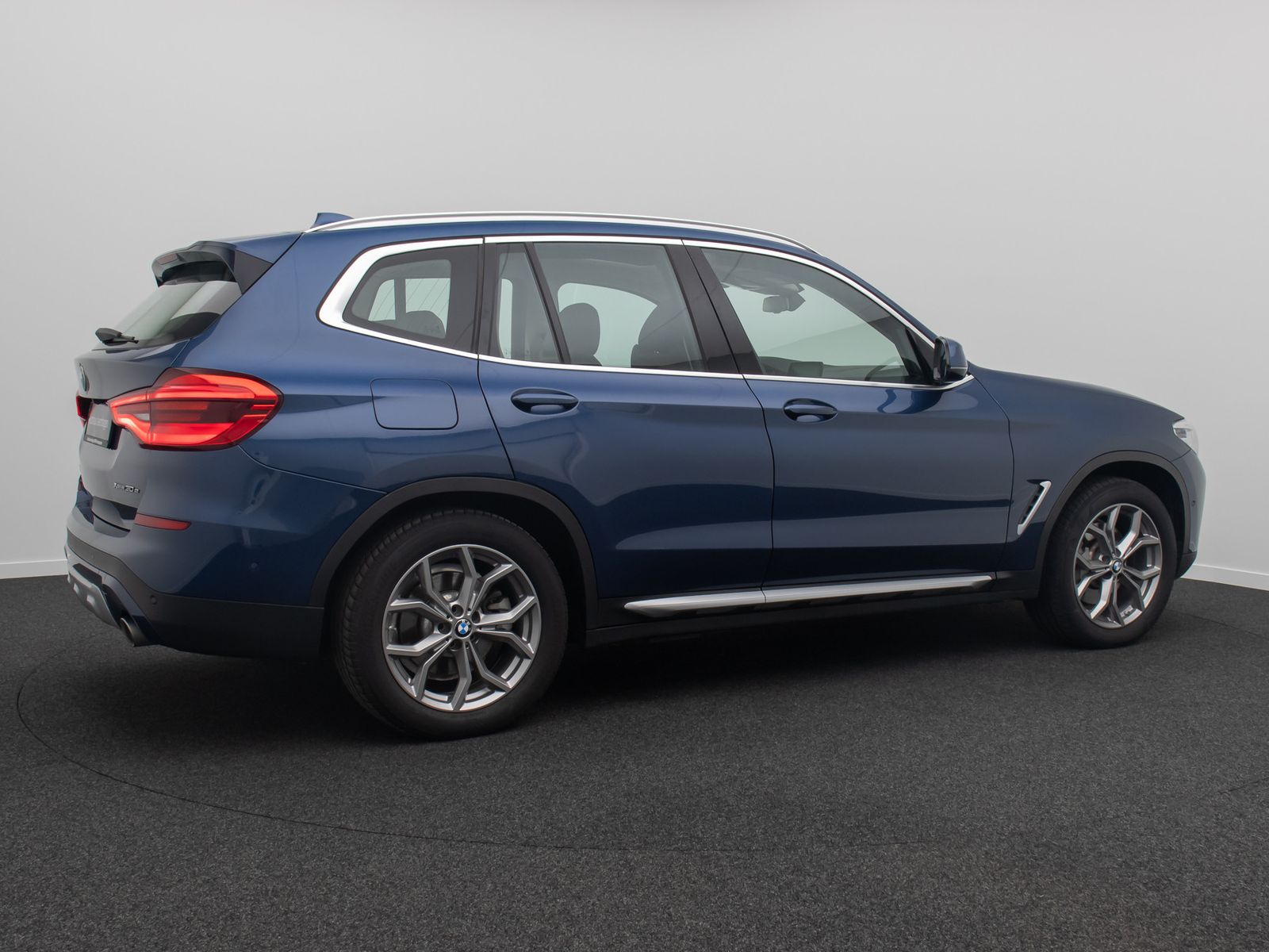 Fahrzeugabbildung BMW X3 xD30e xLine DAB Kamera AHK Alarm Panorama H/K