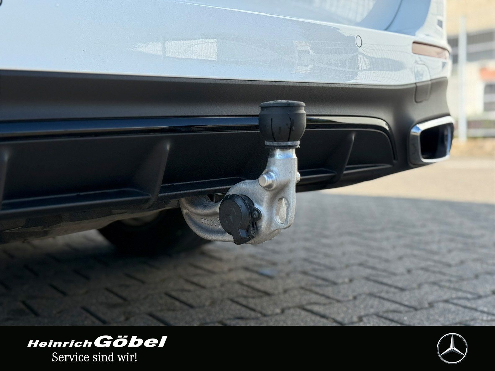 Fahrzeugabbildung Mercedes-Benz E 220 d T AMG*AHK*PANO*BURMESTER*DISTRONIC*TOTWI