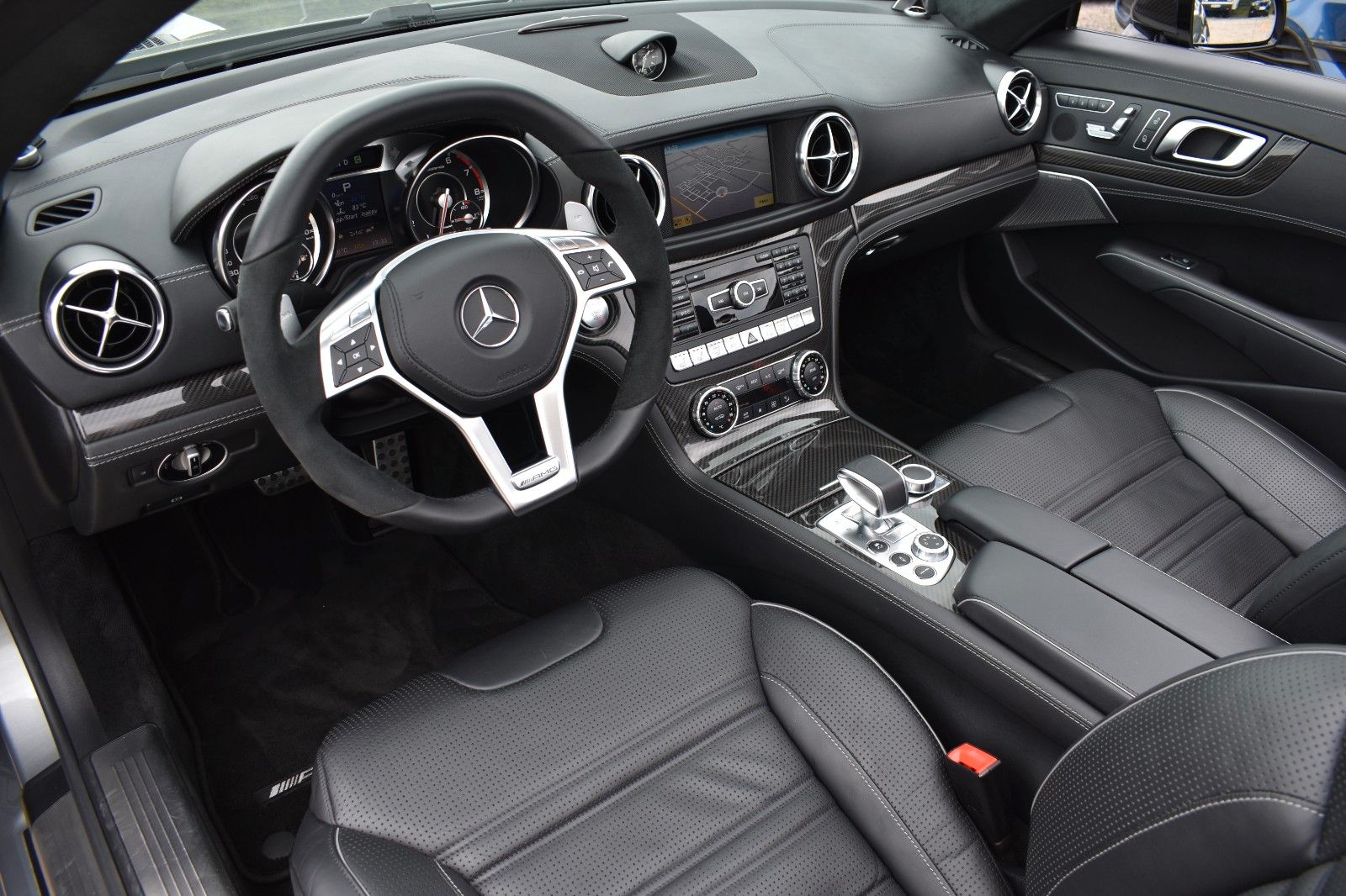 Fahrzeugabbildung Mercedes-Benz SL 63 AMG Carbonp.B&O Keramikbre. Softclose Gara