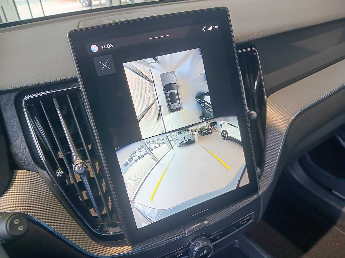 Fahrzeugabbildung Volvo XC60 T6 AWD Plus Black Edit. 'HEAD-UP-DISPLAY'