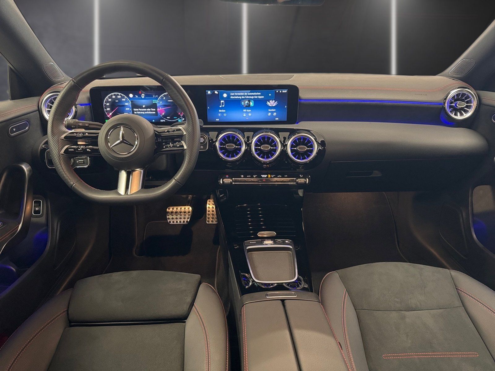 Fahrzeugabbildung Mercedes-Benz CLA 180 SB AMG*Kamera*LED*CarPlay*Easy-Pack*MBUX