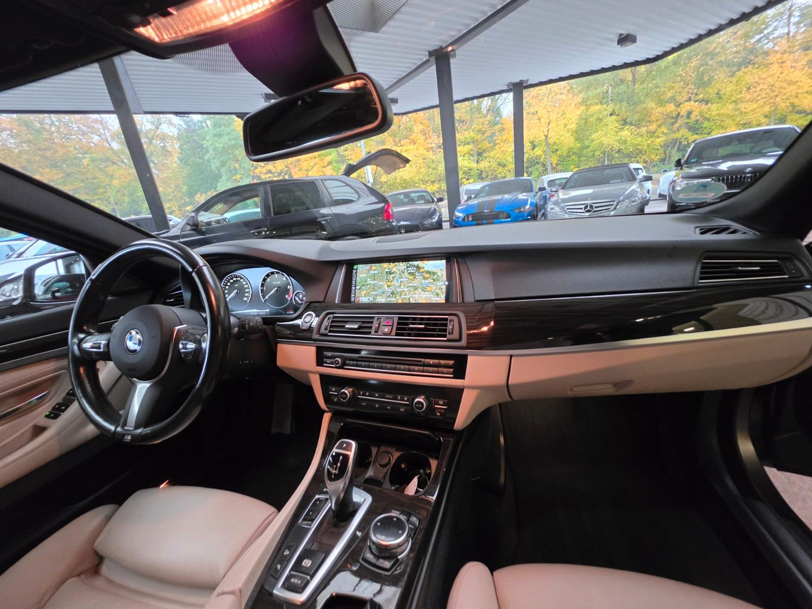 BMW 530d xDrive Touring M-Sportpaket FROZEN/Pano/AHK