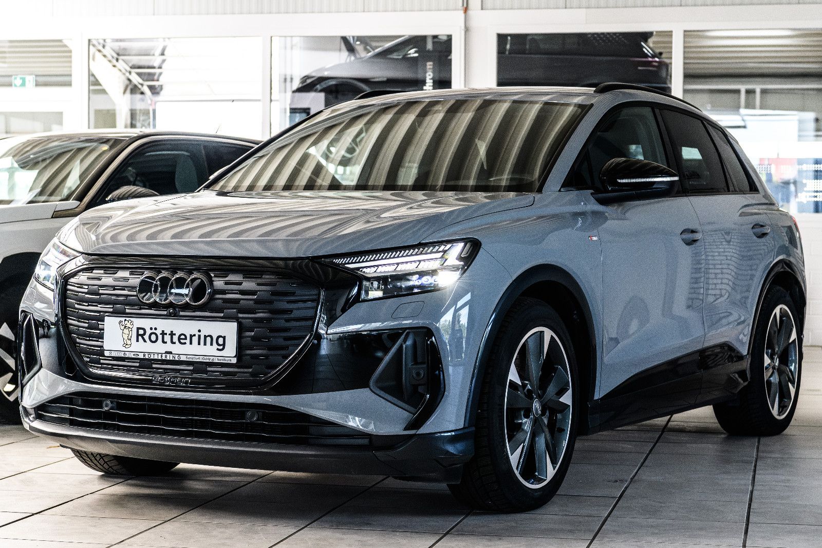 Fahrzeugabbildung Audi Q4 e-tron 45 quattro S-Line MATRIX/RFK/NAVI/