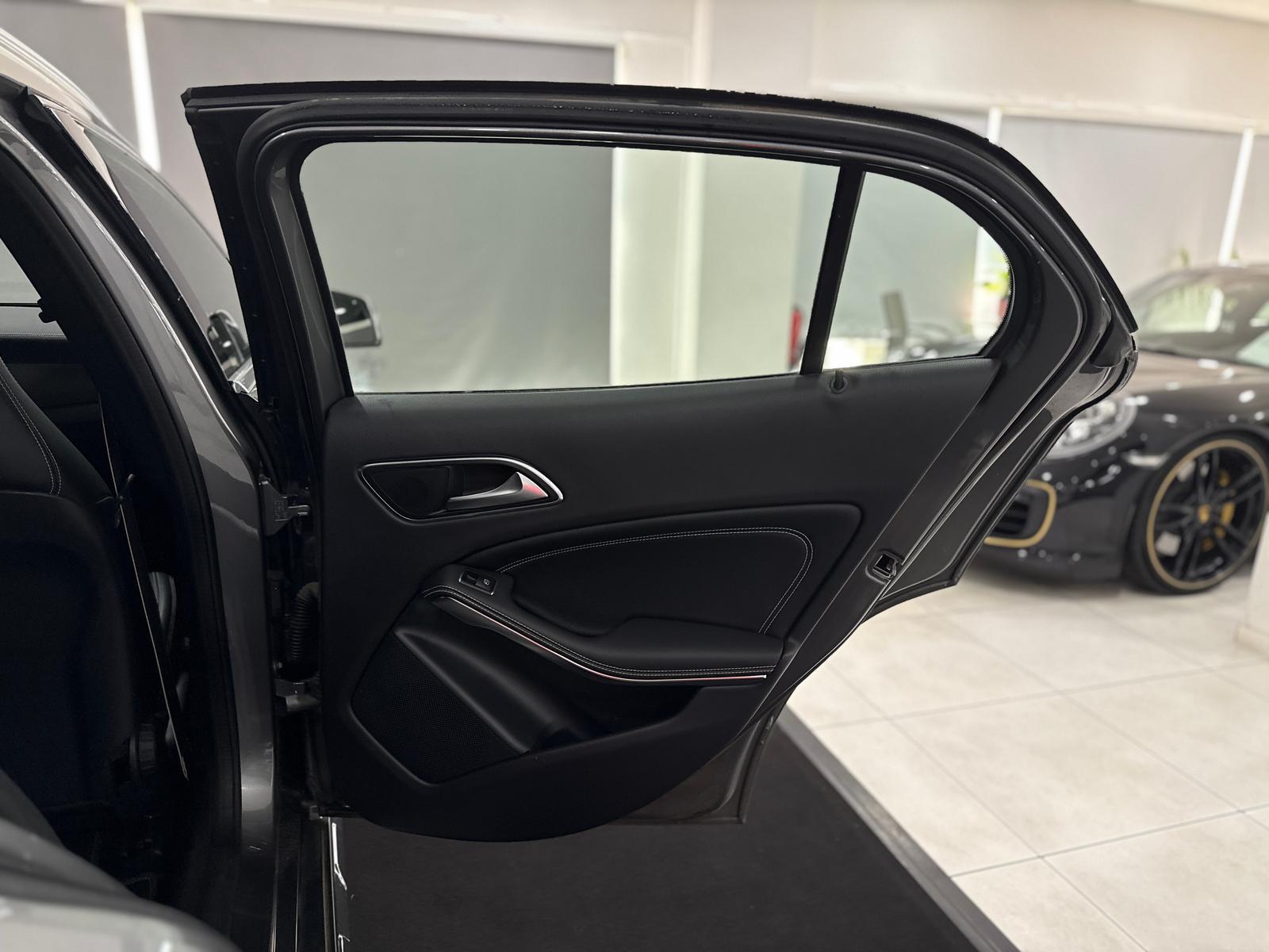 Mercedes-Benz GLA 250 4M AMG-LIN *KAM*DAB*18-ZOLL*LED*SHZ*