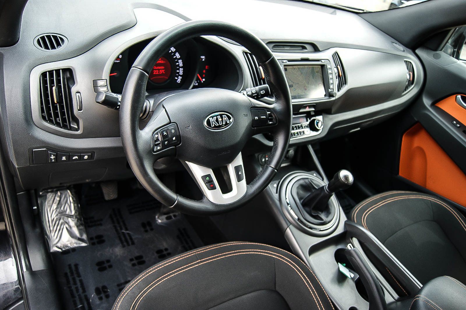 Fahrzeugabbildung Kia Sportage 2.0i Dream 4WD ANHÄNGERKUPPLUNG ORANGE